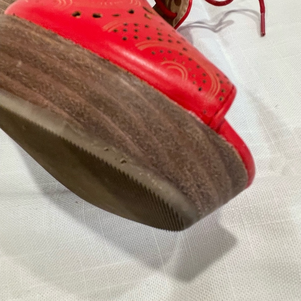 Red Restricted wedges size 8 - Picture 8 of 11